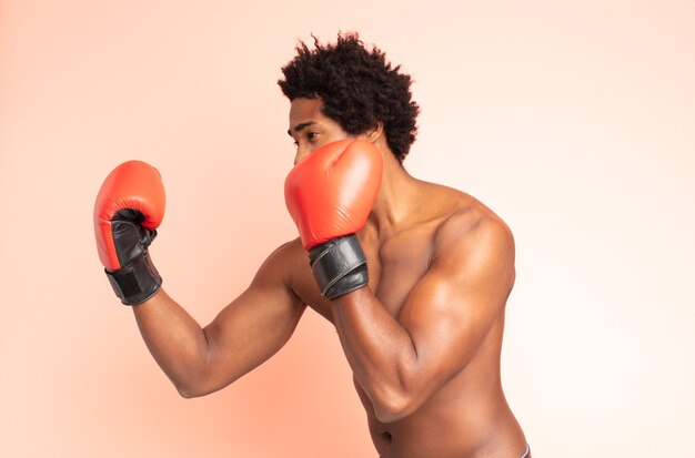 Boxeo de hombre afro negro