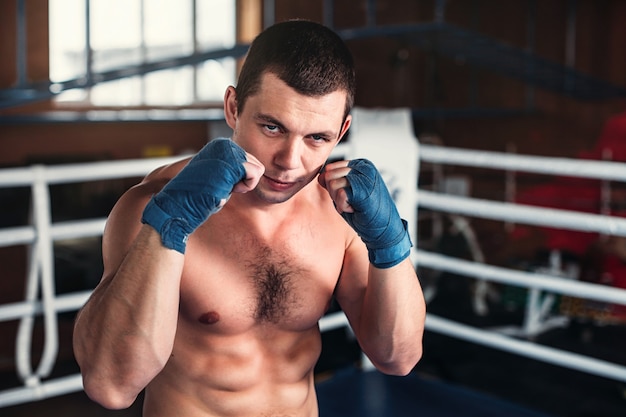 Boxer subió al estrado.