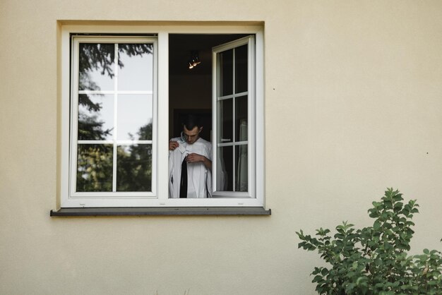 Bräutigam anziehen