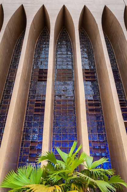 Brasília df brasil em 14 de agosto de 2008 igreja e santuário dom bosco com seus vitrais azuis