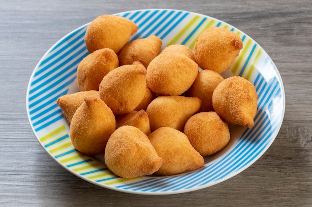 Brasilianischer Snack Coxinha von Huhn