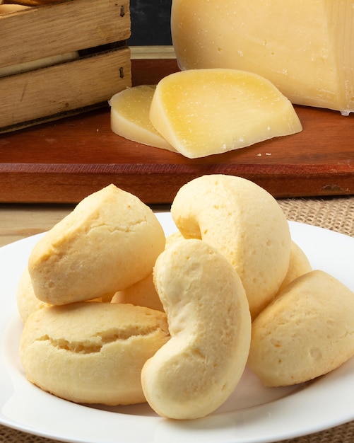 Foto brasilianischer traditioneller snack-käsekeks