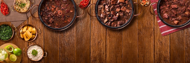 Brasilianisches Feijoada Essen. Draufsicht