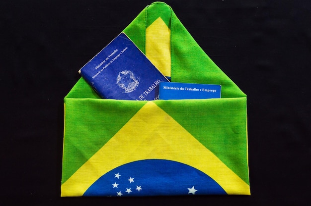 Brasilien-Flaggenumschlag mit Arbeitserlaubnis