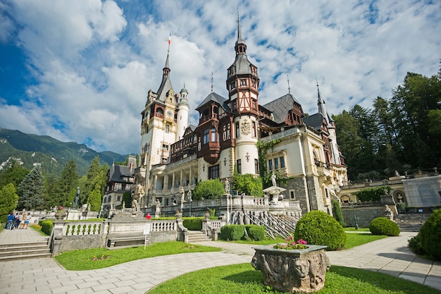 Foto brasov, rumania, castillo de peles