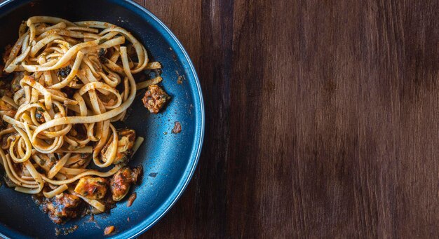 Bratpfanne mit hausgemachtem italienischem Essen