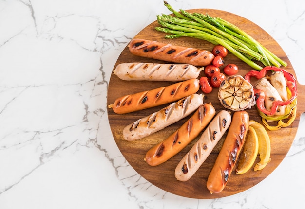 Bratwurst mit Gemüse