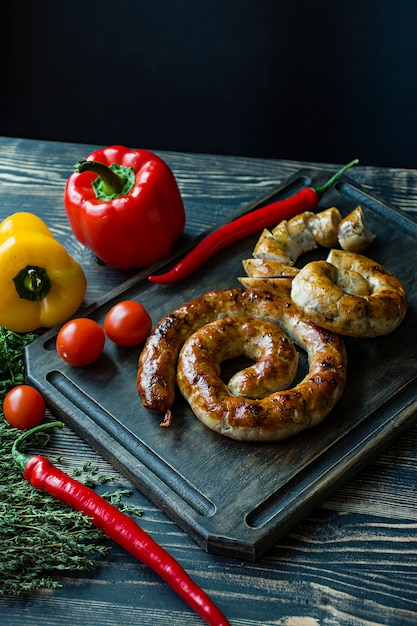 Bratwurst mit Kräutern und Gewürzen