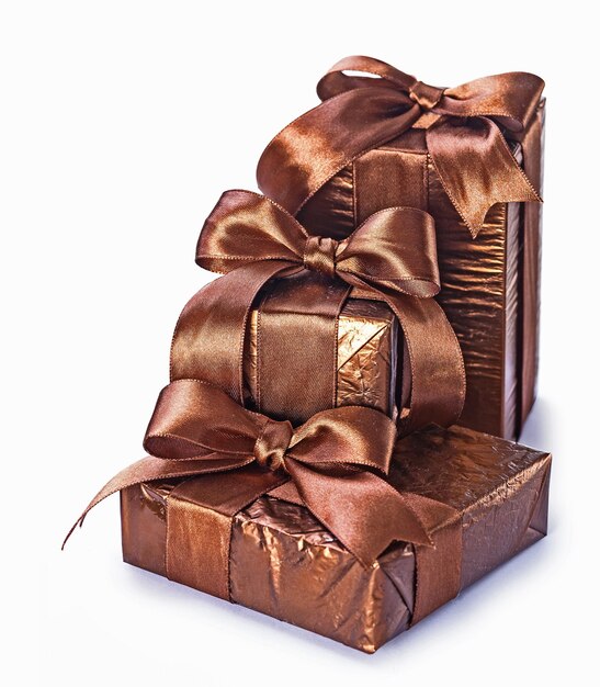 Braune Geschenkbox mit Schleife