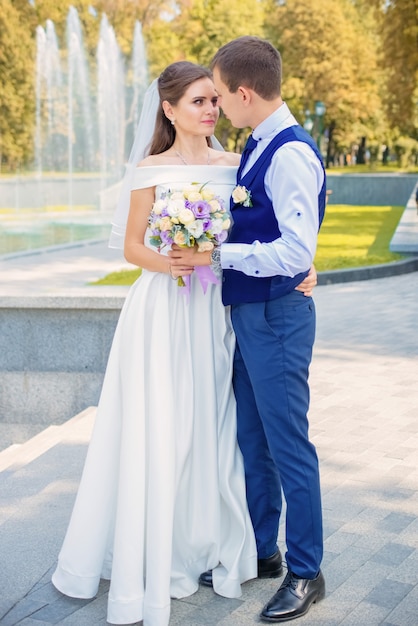 Braut und Bräutigam am Hochzeitstag