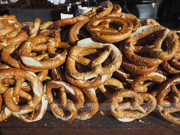 Foto brezel gebackenes brot