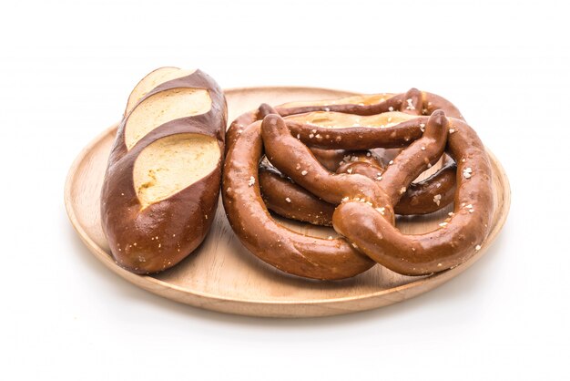 Brezel und einfaches Lauganbrot