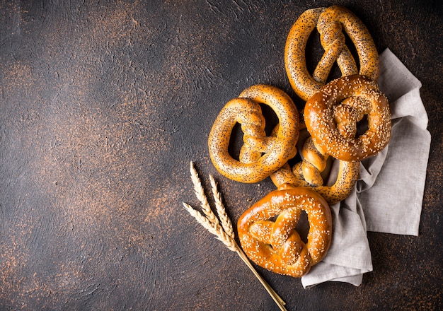 Brezeln, traditionelle festliche bayerische Bäckerei