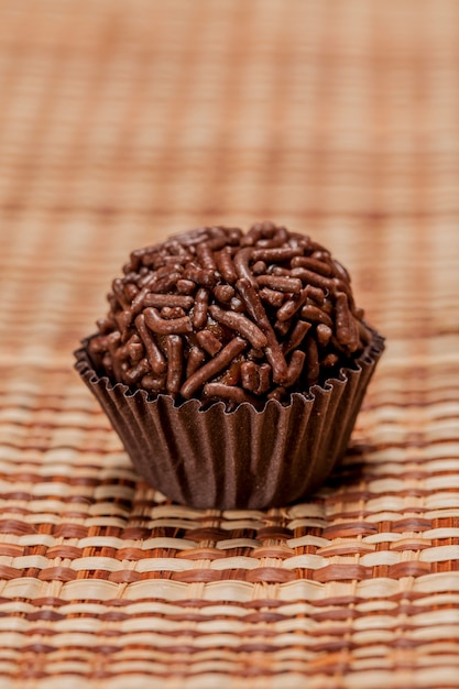 Brigadeiro un dulce brasileño.