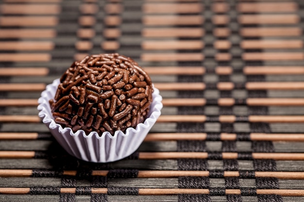 Brigadeiro un dulce brasileño.