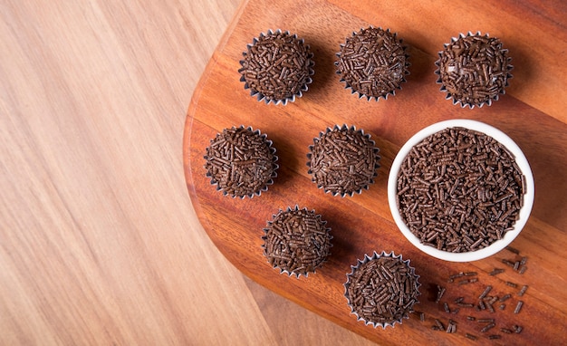 Brigadeiro traditionelle brasilianische süße Schokoladensüßigkeit