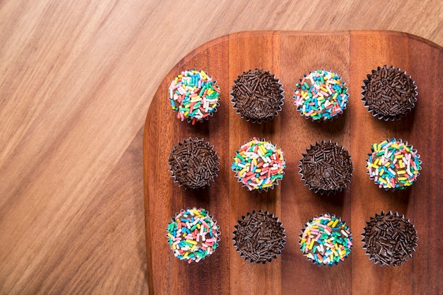 Brigadeiro traditionelle brasilianische süße Schokoladensüßigkeit