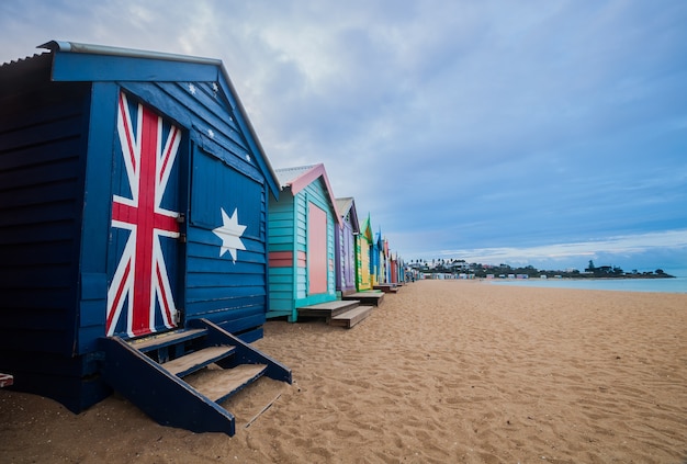 Foto brighton-strand, der kästen in melbourne, australien badet.