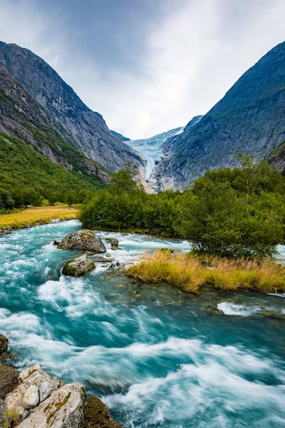 Briksdalsbreen ist ein Gletscherarm des JostedalsbreenBriksdalsbre Norwegens