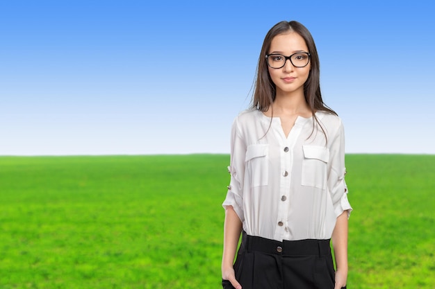 Brille Brillen Frau glückliches Porträt Blick in die Kamera