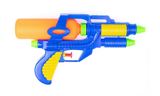 Foto brinquedo de água de arma isolado em um fundo branco