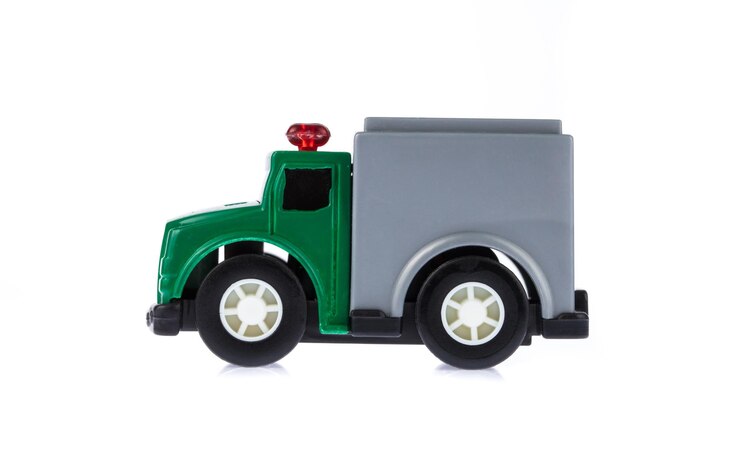 Foto brinquedos do carro isolados em um fundo branco.