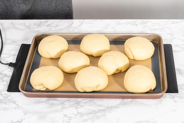 Briochebrötchen backen