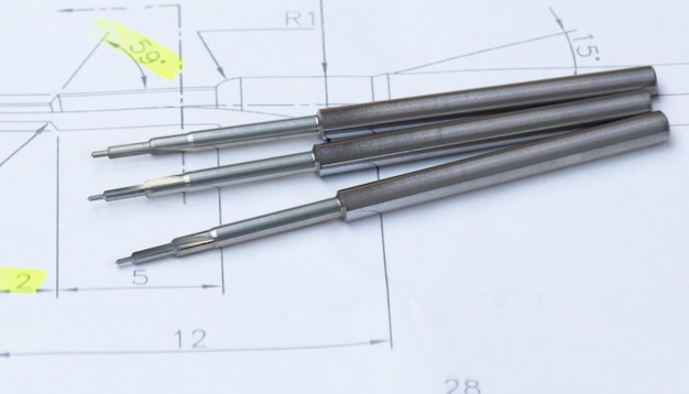 Brocas pequeñas herramientas de corte especiales Estriado recto En el fondo del dibujo Hacer agujeros parte metalistería automotriz Material carburo