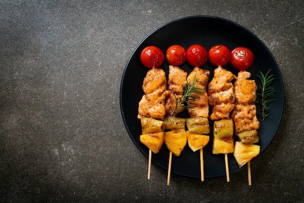 brocheta de pollo a la parrilla