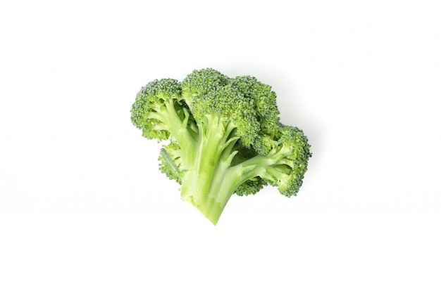 Brócoli aislado en blanco. Vegetal fresco