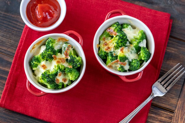 Brócoli al horno con queso