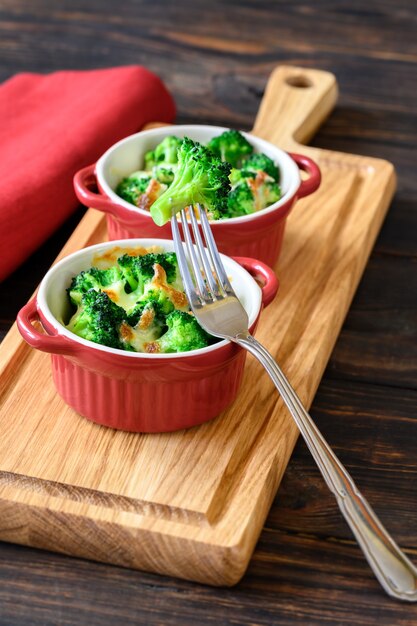 Brócoli al horno con queso