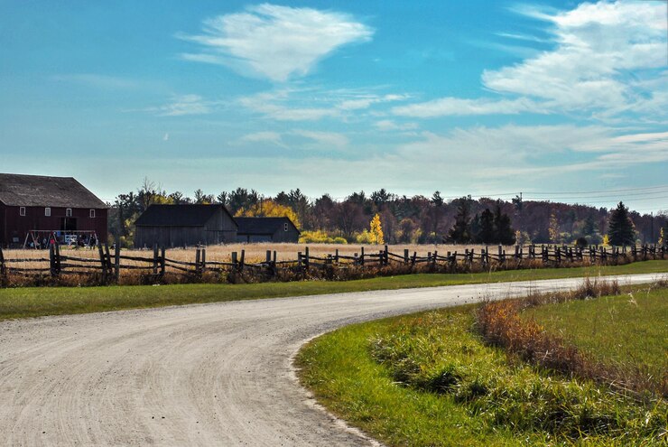 Bronte Creek Provincial Park im Herbst, Oakville, Kanada. Blick auf einen historischen Bauernhof.