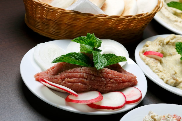 Brot gefüllter Schinken und Käse