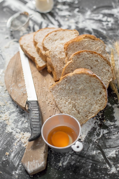 Brot im rustikalen Stil machen