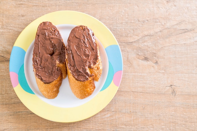 Foto brot mit schokolade haselnussaufstrich