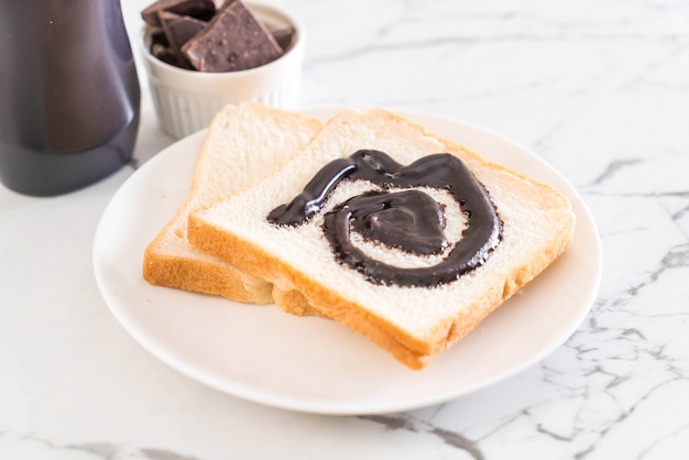 Brot mit Schokolade