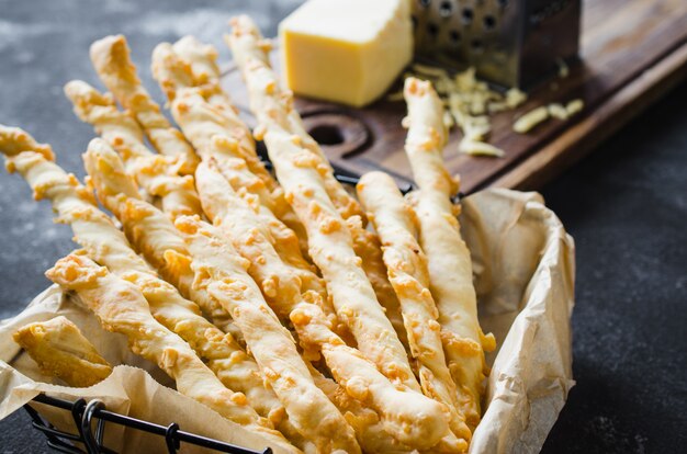 Brotstangen mit Käse