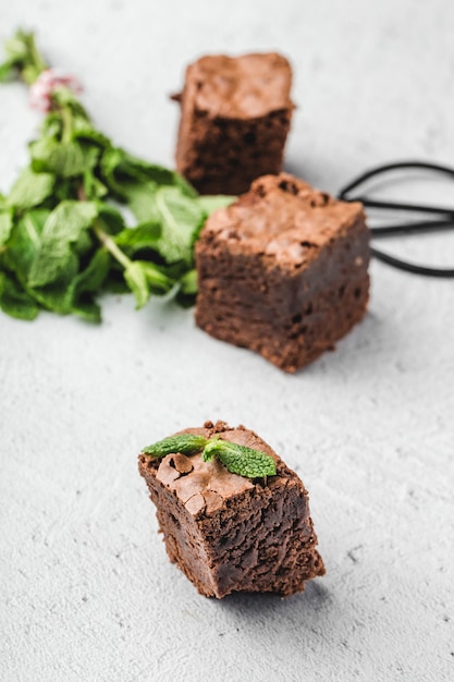 Brownie de chocolate con menta