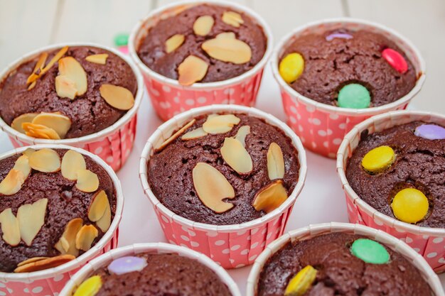 Brownie cupcakes ou bolinhos de chocolate.