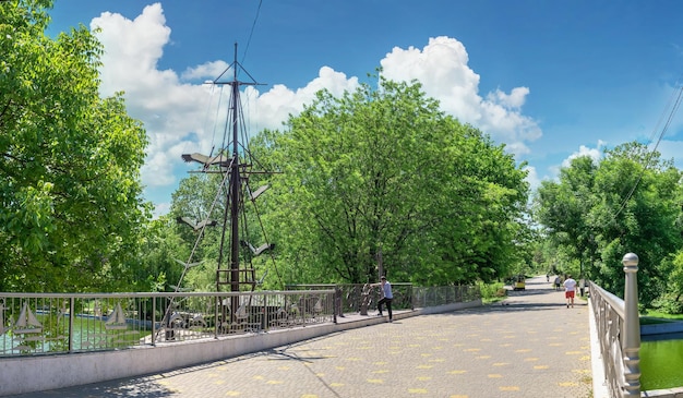 Brücke im Freiheitspark von Odessa Ukraine