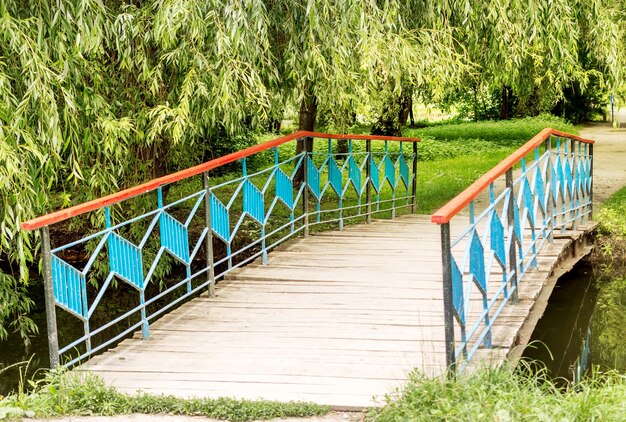 Brücke im Park