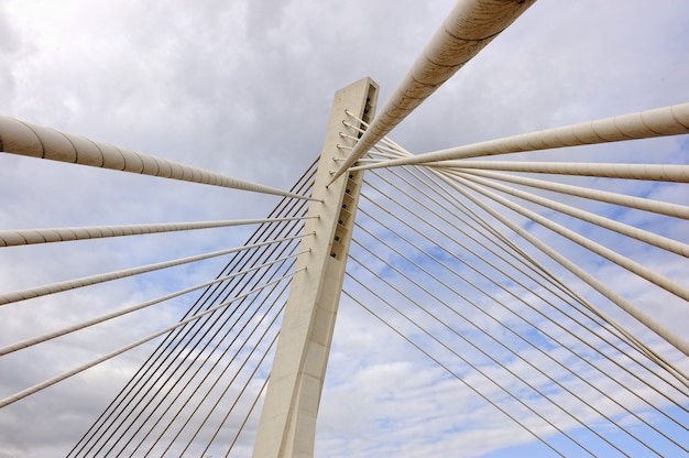 Brücke in der modernen Architekturart, Podgorica, Montenegro