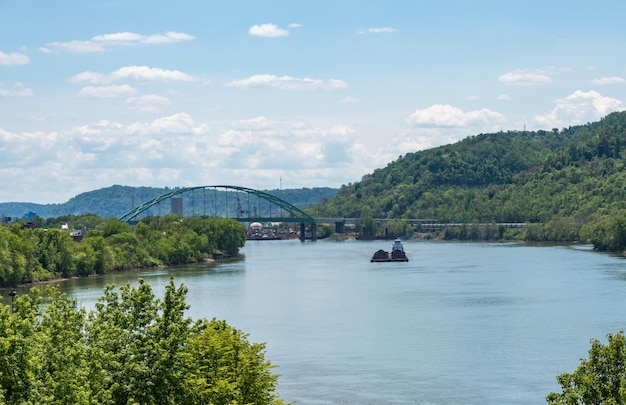 Brücke nach Wheeling Island über den Ohio River in Wheeling West Virginia