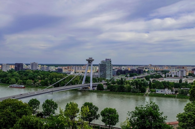 Brücke SNP über die Donau in Bratislava Slowakei