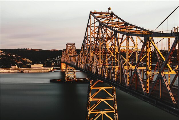 Foto brücke über das meer