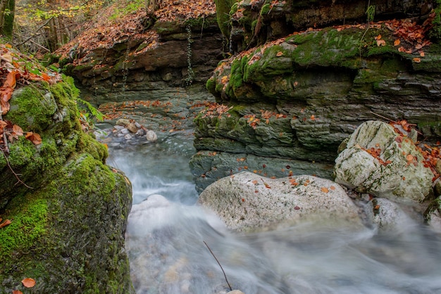 Brücke über den Fluss i