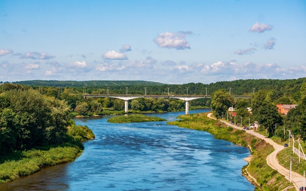 Brücke über den Fluss Neman in Grodno