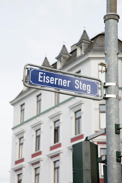 Brückenschild Eiserner Steg, Frankfurt, Deutschland