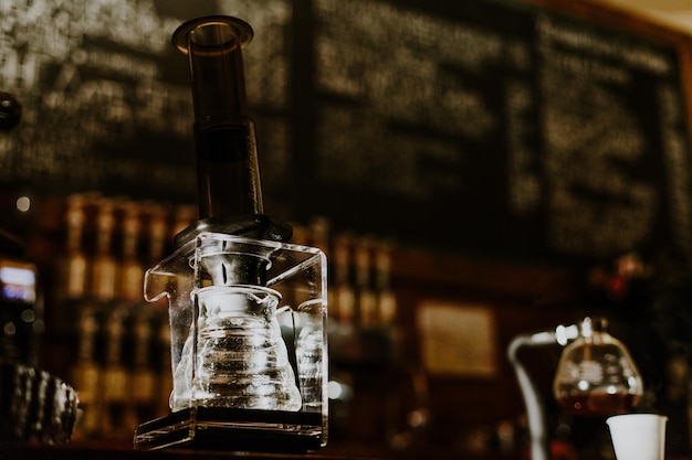 Brühen Sie Kaffee in Aeropress